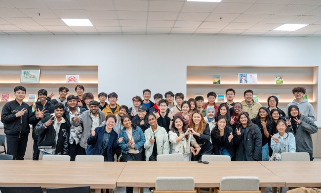 东软学子跨文化交流：多元互动中的国际化成长