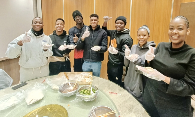 暖心包饺子，浓情话团圆！